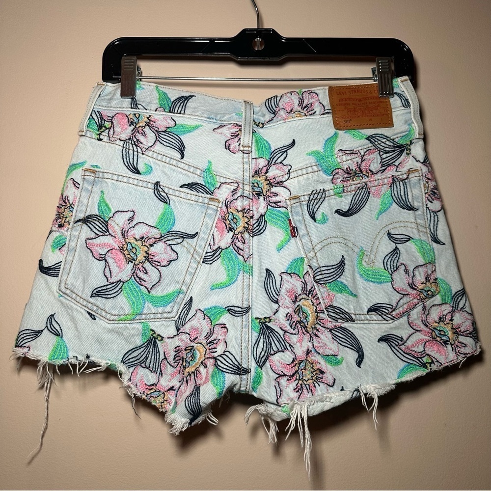 Levi’s 501 Button Fly Floral Garden Print Denim Shorts Size 26 - Picture 15 of 16